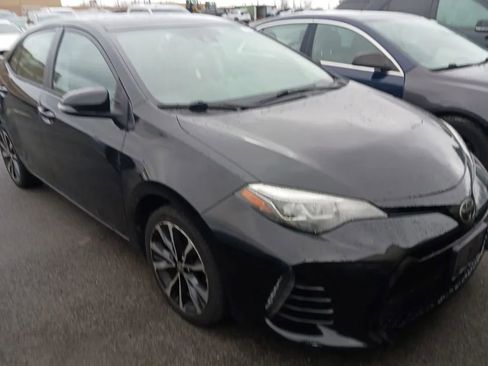 Used 2018 Toyota Corolla SE image 1
