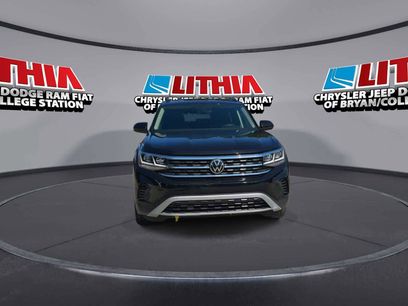 Used 2022 Volkswagen Atlas SE w/ Black Wheel Package