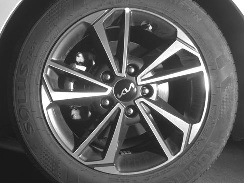 Used 2024 Kia Forte LXS FWD image 12