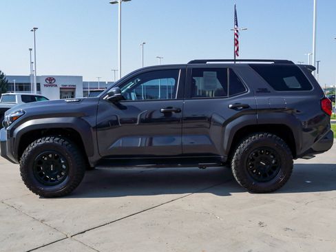Certified 2026 Toyota 4Runner TRD Off-Road Premium AWD/4WD image 5
