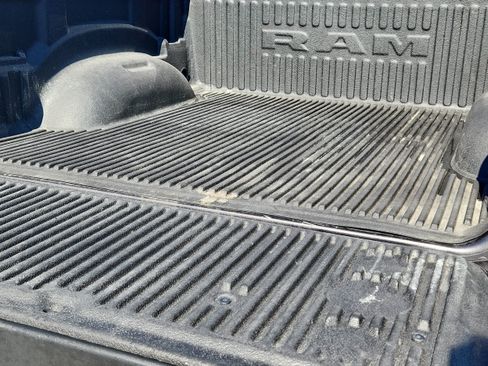 Used 2024 RAM 1500 Laramie AWD/4WD image 29