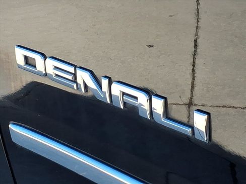 Used 2018 GMC Yukon XL Denali w/ Open Road Package image 37