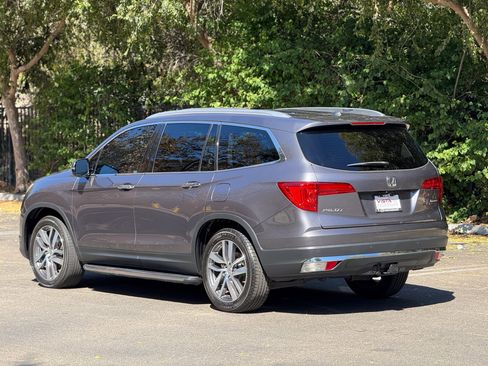 Used 2018 Honda Pilot Touring image 4
