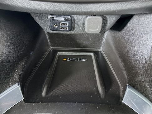 Used 2023 Chevrolet Traverse RS AWD/4WD image 15