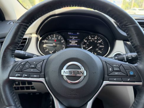 Used 2019 Nissan Rogue Sport SV w/ Technology Package FWD image 27