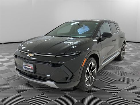 Used 2025 Chevrolet Equinox EV LT w/ Convenience Package image 7