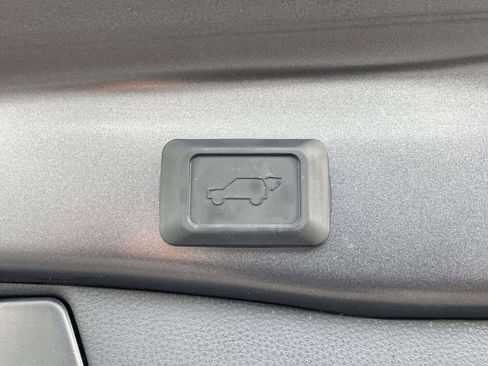 Used 2023 Toyota RAV4 XLE w/ Convenience Package FWD image 10
