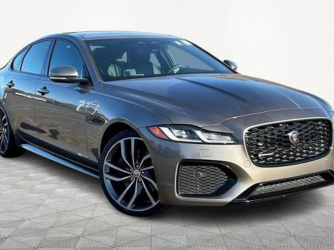 Used 2022 Jaguar XF R-Dynamic SE image 3