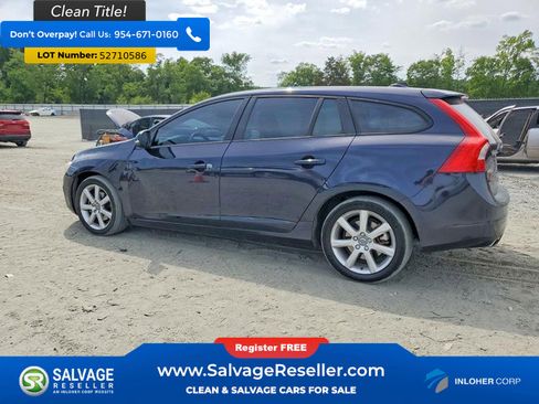 Used 2017 Volvo V60 T5 FWD image 3