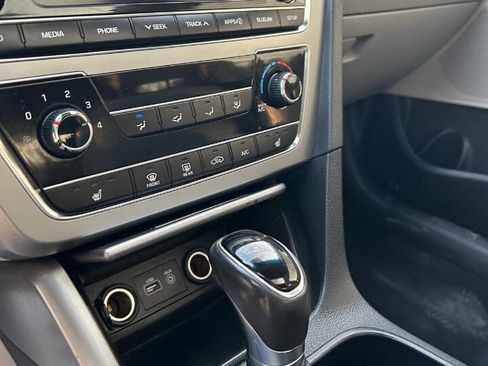 Used 2017 Hyundai Sonata Sport w/ Value Edition Package 02 image 29