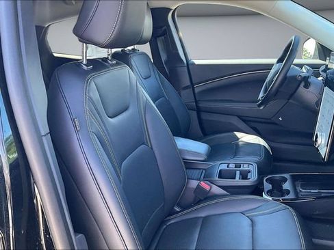Used 2025 Ford Mustang Mach-E Premium AWD/4WD image 27