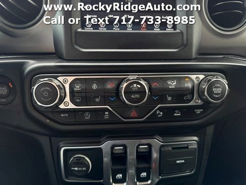 Used 2022 Jeep Wrangler Sport AWD/4WD image 23