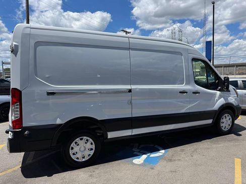Used 2019 Ford Transit 250 148 Medium Roof RWD image 4