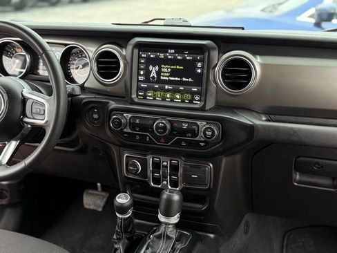 Used 2023 Jeep Wrangler Sahara image 22