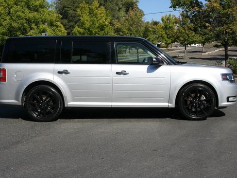 Used 2019 Ford Flex Limited w/ Limited Appearance Package AWD/4WD image 4