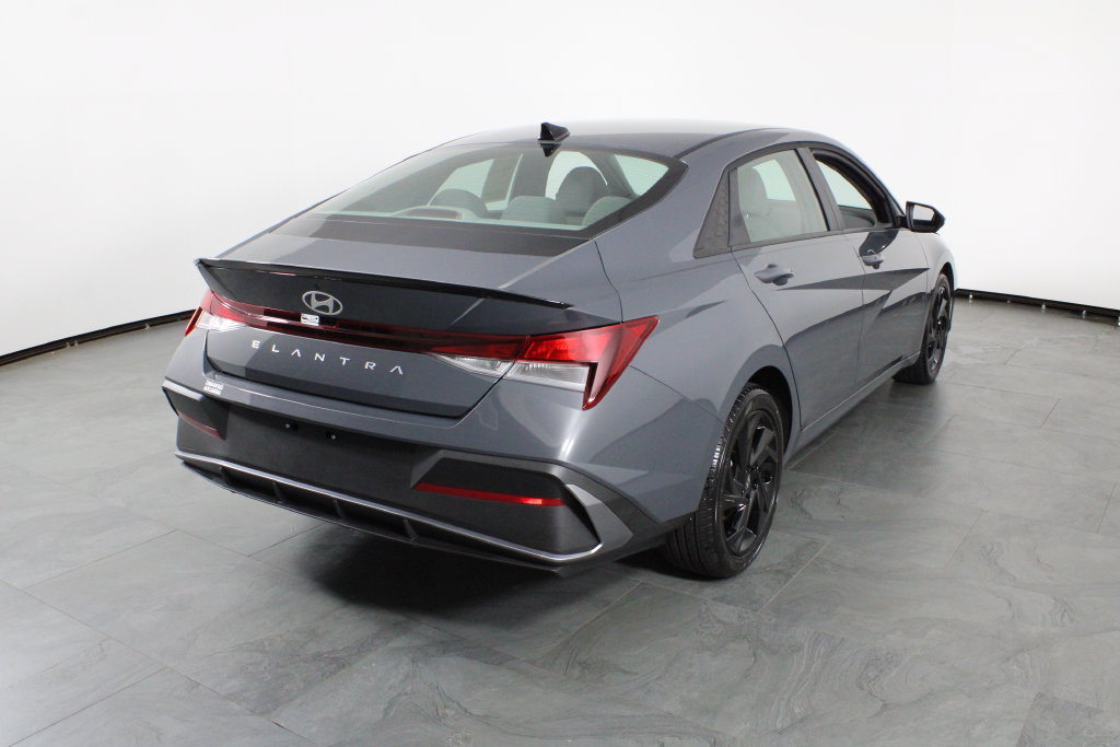 Certified 2026 Hyundai Elantra Sport FWD image 4