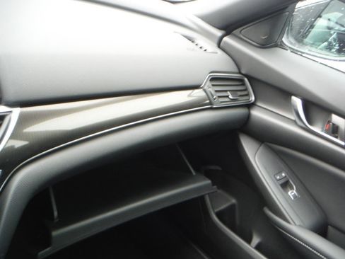 Used 2018 Honda Accord Sport image 22