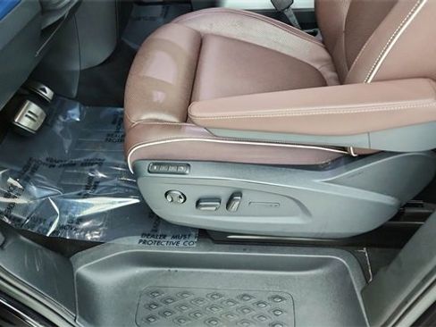 Used 2025 Volkswagen ID. Buzz Pro S image 34