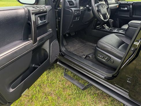 Used 2023 Toyota 4Runner 40th Anniversary SE AWD/4WD image 33