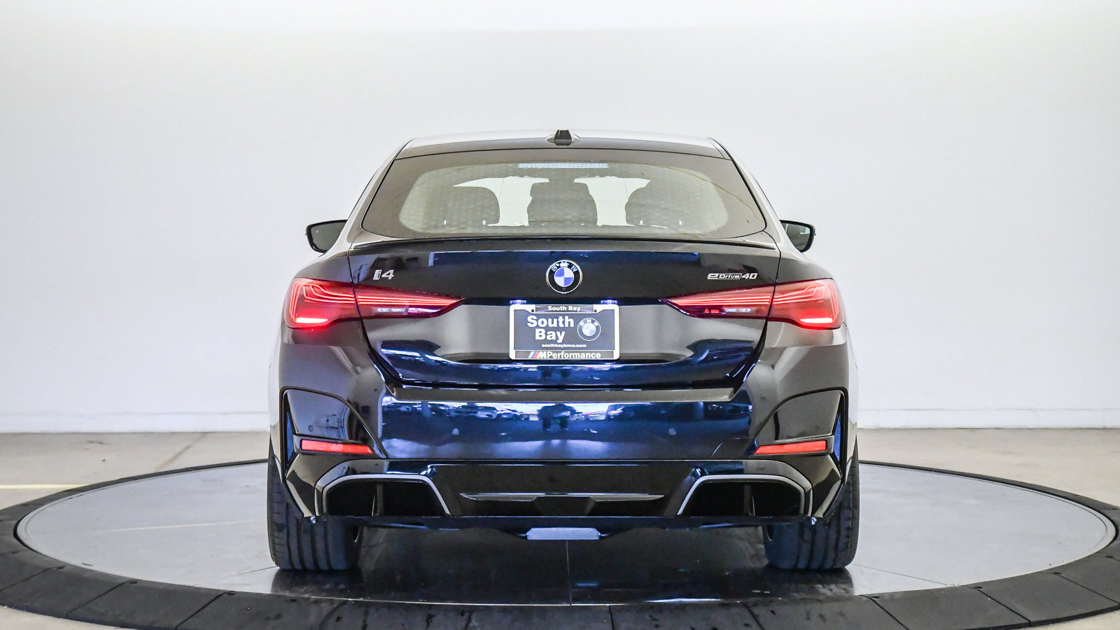 New 2026 BMW i4 eDrive40 w/ M Sport Package RWD image 3