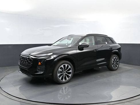 New 2026 Audi Q3 quattro 2.0T AWD/4WD image 1