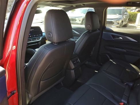 New 2025 Chevrolet Equinox EV LT image 10