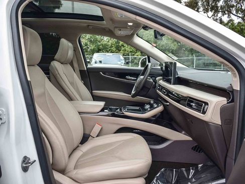 Used 2022 Lincoln Nautilus Reserve w/ Luxury Package FWD image 13