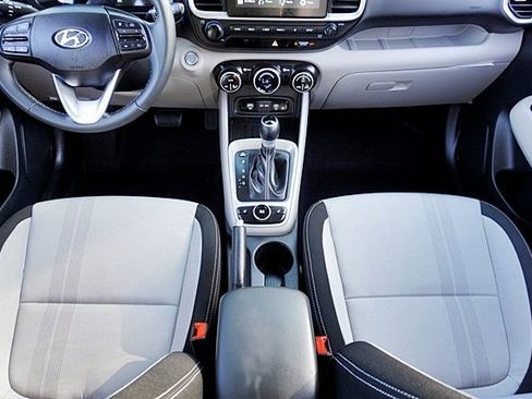 Certified 2026 Hyundai Venue SEL FWD image 21