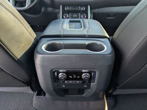 Used 2024 GMC Yukon XL Denali image 19