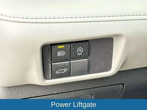 Used 2023 Toyota Highlander LE image 11