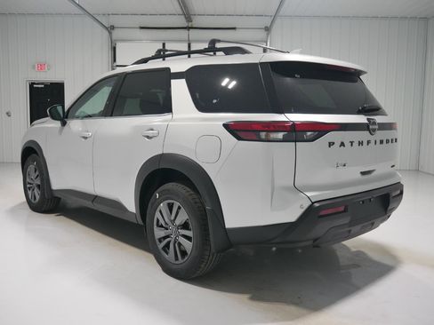 New 2025 Nissan Pathfinder SV w/ Black Appearance Package image 7