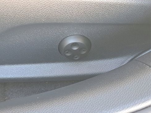 Used 2021 Mercedes-Benz C 300 Sedan image 19