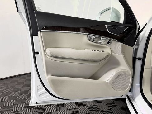 Used 2019 Volvo XC90 T5 Momentum AWD/4WD image 29