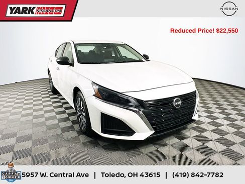 Certified 2024 Nissan Altima 2.5 SV image 1