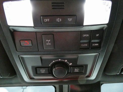 Used 2023 Toyota Tacoma TRD Off-Road w/ TRD Premium Off Road Package AWD/4WD image 11