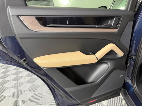 Certified 2026 Porsche Cayenne E-Hybrid Coupe AWD/4WD image 27