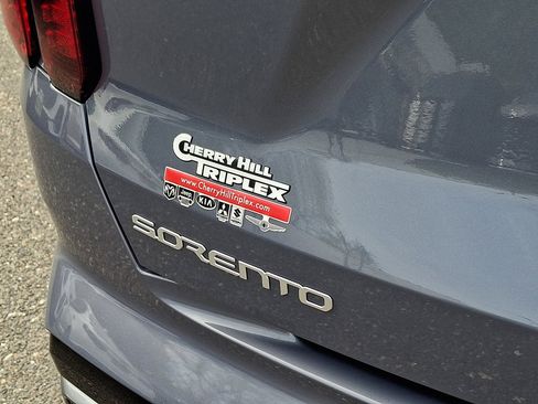 Used 2023 Kia Sorento S w/ Panoramic Sunroof Package image 18