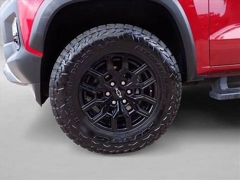 Used 2023 Chevrolet Colorado Trail Boss w/ Technology Package AWD/4WD image 7
