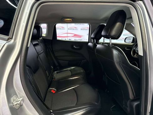Used 2019 Jeep Compass Latitude FWD image 43