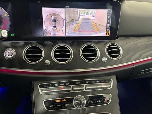 Used 2020 Mercedes-Benz E 350 4MATIC Sedan image 17