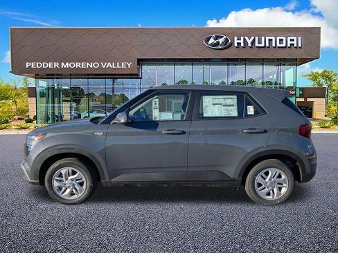 New 2026 Hyundai Venue SE image 3