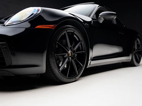 Used 2024 Porsche 911 Carrera 4 AWD/4WD image 77