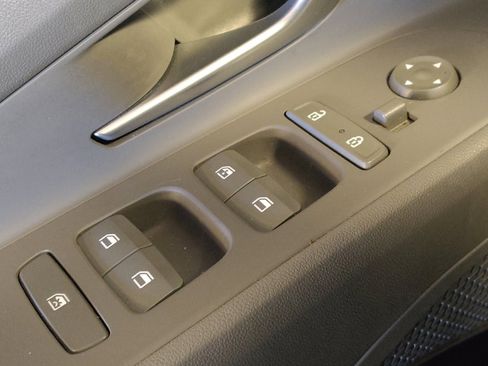 Used 2021 Hyundai Elantra SEL w/ Convenience Package image 27