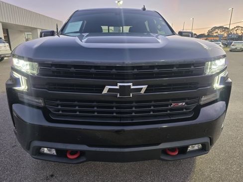 Used 2021 Chevrolet Silverado 1500 LT Trail Boss w/ Convenience Package II image 3