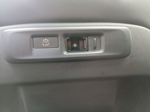 Used 2021 BMW X5 xDrive40i w/ M Sport Package image 28