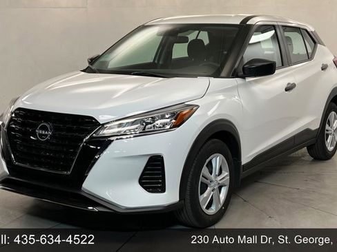 Used 2025 Nissan Kicks Play S FWD image 1
