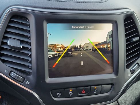 Used 2023 Jeep Cherokee Altitude Lux AWD/4WD image 13