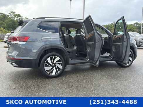Used 2025 Volkswagen Atlas SE AWD/4WD image 28