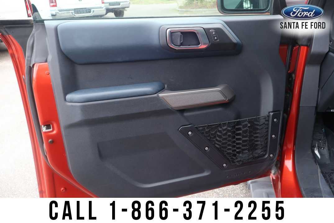 Used 2022 Ford Bronco Outer Banks AWD/4WD image 12