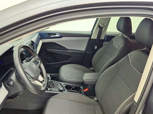 Used 2024 Volkswagen Taos SE image 19